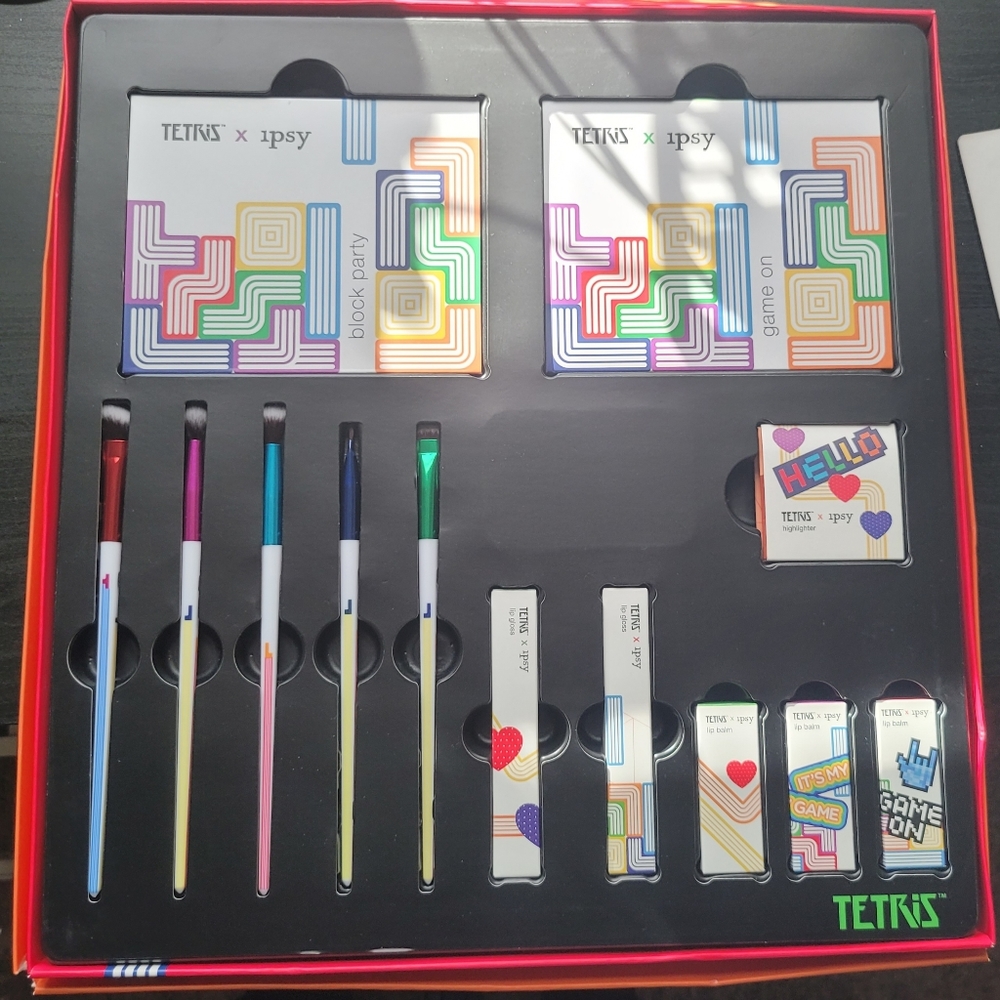 Tetris x Ipsy makeup set